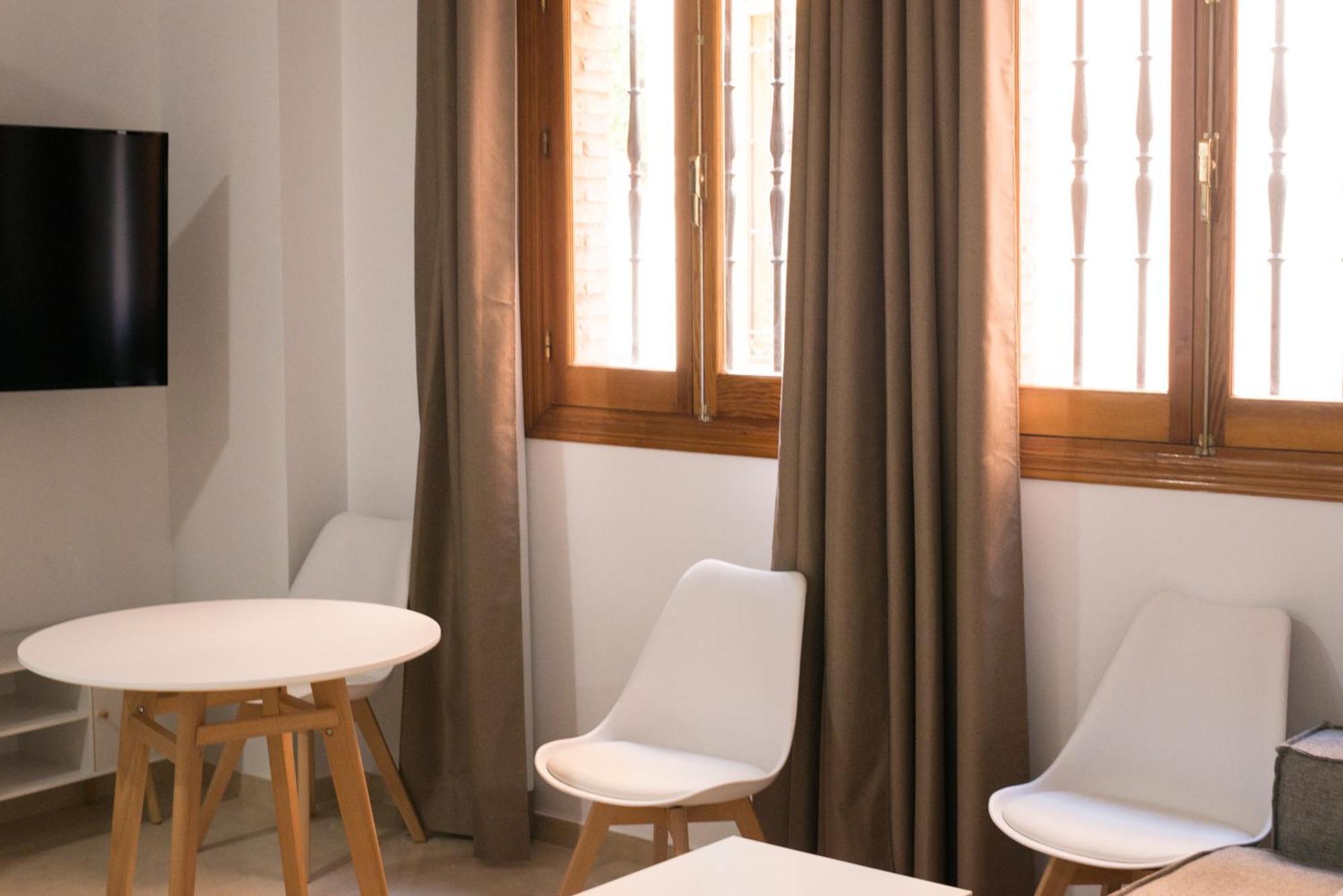 Apartamentos La Pila Del Pato Seville Luaran gambar